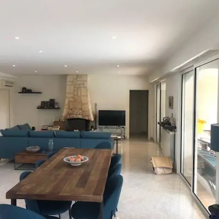 Avec Piscine, 3 Chambres *